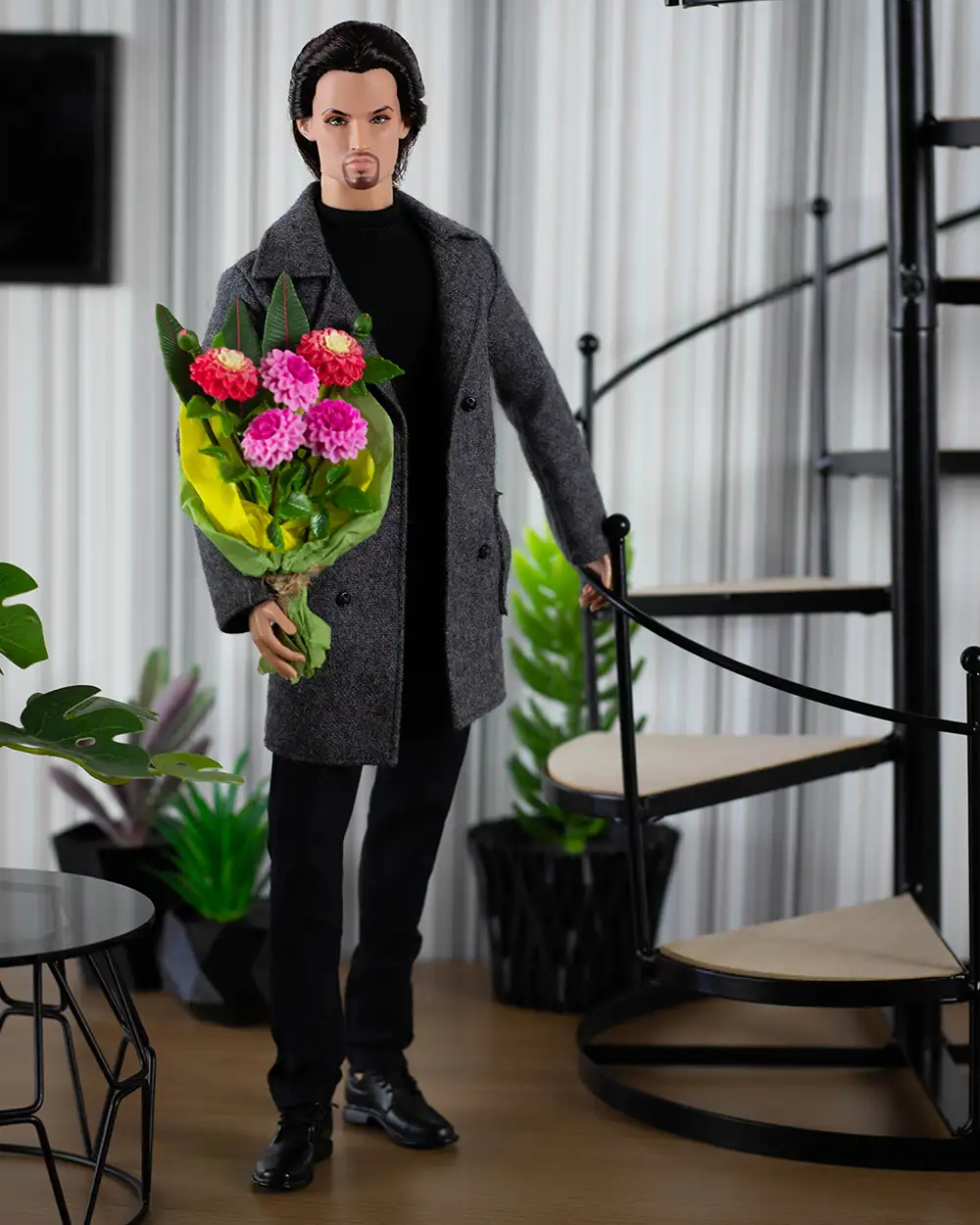 Full-length view of Declan Wake Supermodel Con.